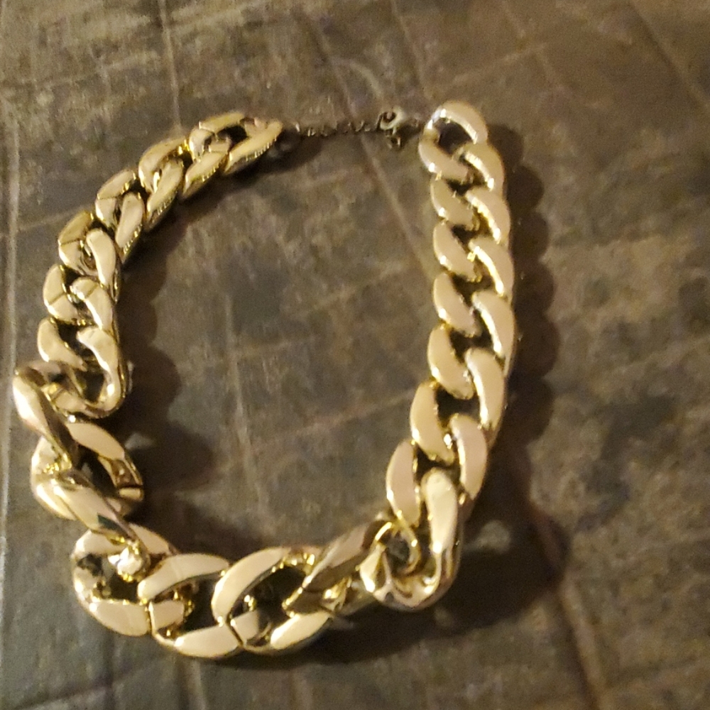 Choker chain not heavy